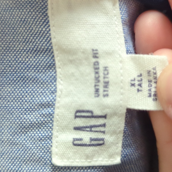 Size X-Large Tall Navy Gap Button Up - Picture 6 of 6